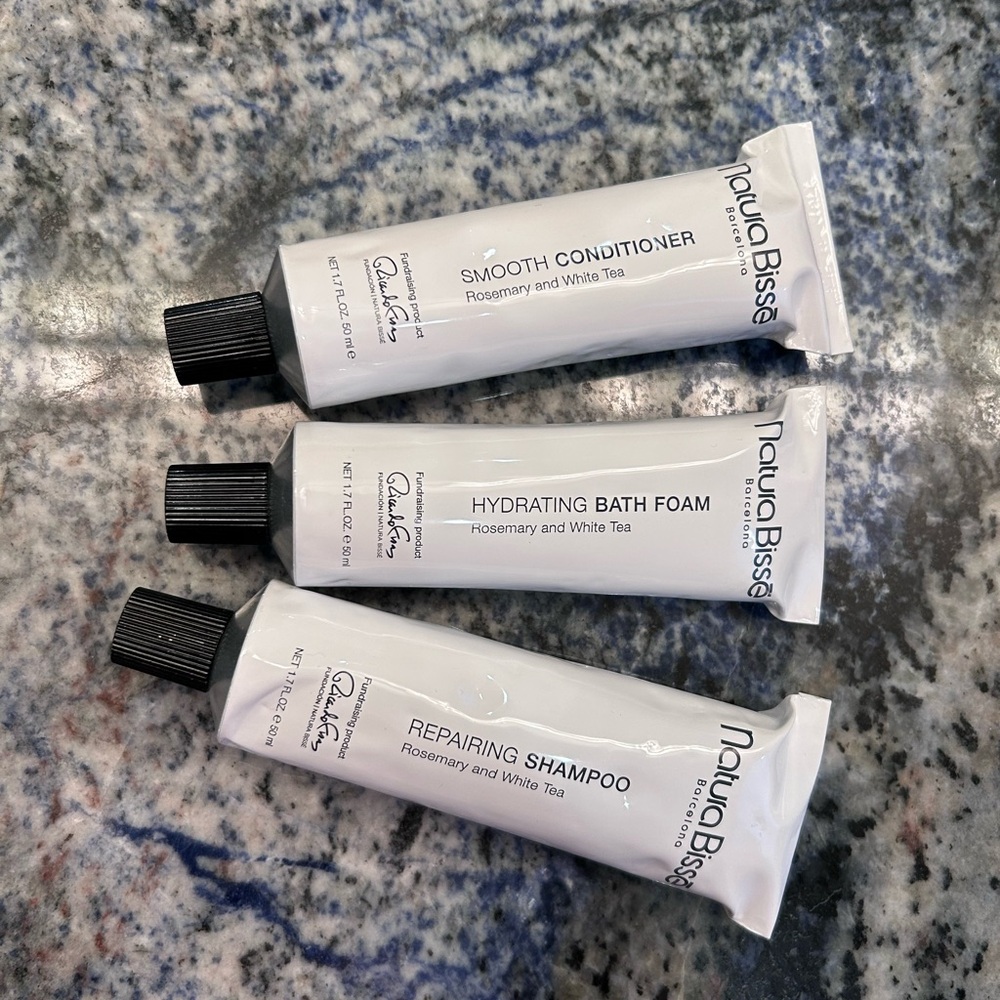 NaturaBisse luxury bath accessory set - new/never used, perfect for travel!